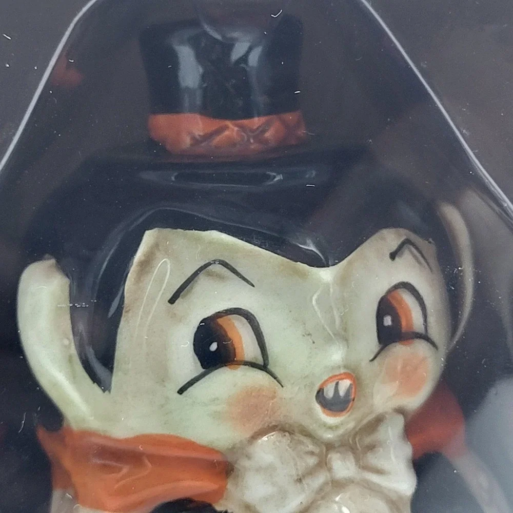 Johanna Parker Transpac Halloween Vampire Salt Pepper Shakers Set NEW